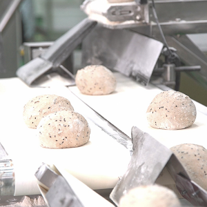 톈진공장에서 생산되는 제품의 모습