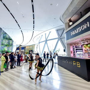 싱가포르 주얼 창이에 오픈한 메종드  피비