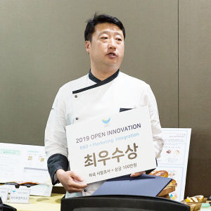 최우수상을 수상한 갓 구운 빵팀