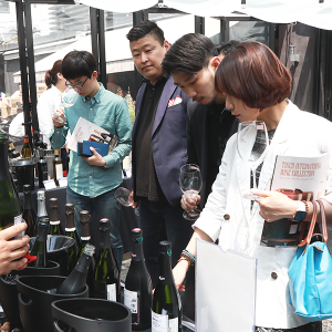 ‘제3회 와인 전시회’의 현장 '제3회 와인 전시회'의 현장