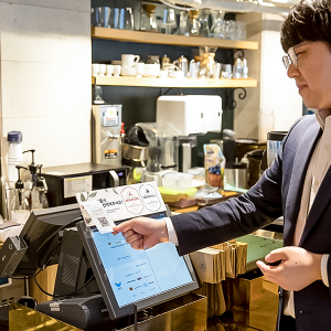 SPC그룹 매장 곳곳에 배치된 이음 프로젝트 QR코드 SPC그룹 매장 곳곳에 배치된 이음 프로젝트 QR코드