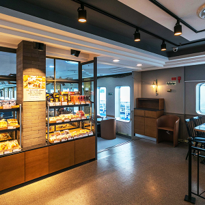 파리바게뜨 퀸메리호점 7층 매장 내부 파리바게뜨 퀸메리호점 7층 매장 내부