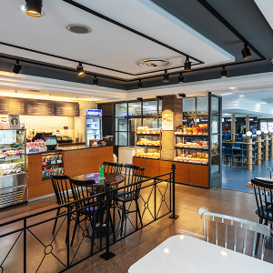 파리바게뜨 퀸메리호점 7층 매장 내부 파리바게뜨 퀸메리호점 7층 매장 내부