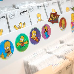 배스킨라빈스 서현로데오점에 판매되고 있는 심슨MD상품