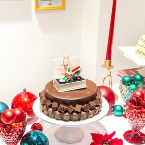 앤디워홀이 사랑한 크리스마스 하이힐