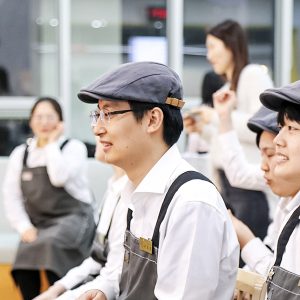 행사를 즐기고 있는 바리스타들 행사를 즐기고 있는 바리스타들