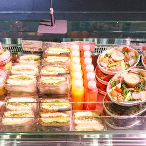 한-아세안 특별정상회의 미디어프레스센터 내 위치한 파리바게뜨 식음료 부스 판매 제품 한-아세안 특별정상회의 미디어프레스센터 내 위치한 파리바게뜨 식음료 부스 판매 제품