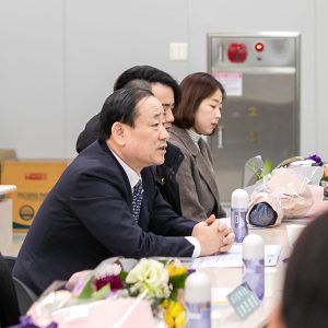 더 나은 품질을 위해 협의하는 SPC그룹 임직원의 모습 PB파트너즈 연간 top star