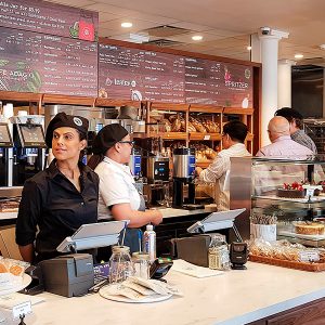 파리바게뜨 렉싱턴 에비뉴점을 이용하는 사람들