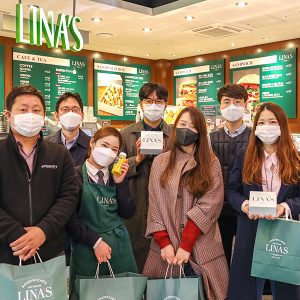 나눔 활동 하는 리나스 직원들