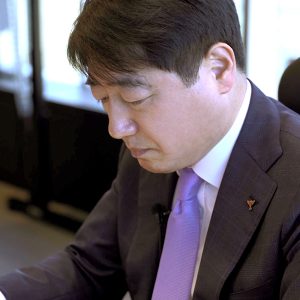 업무를 수행 중인 이경배 대표이사