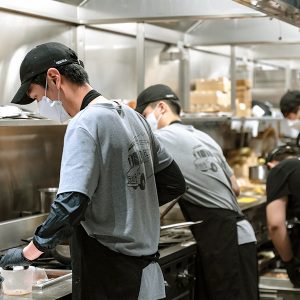 에그슬럿 2호점의 오픈 키친