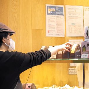 청결히 매장을 정리하는 모습 청결히 매장을 정리하는 모습