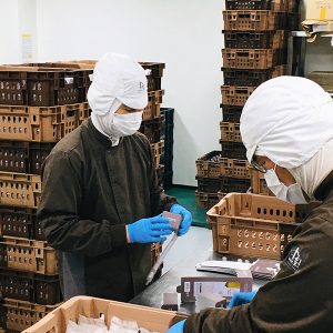 일에 열중하는 모습