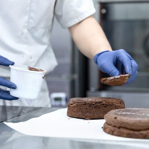 직접 해보는 학생들 직접 해보는 학생들