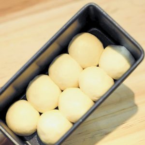 8개의 반죽 조각 배열 8개의 반죽 조각 배열