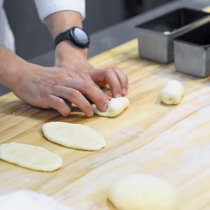 밀대로 밀어 접는 반죽 방법 밀대로 밀어 접는 반죽 방법