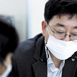 업무에 집중하는 한옥균 상무 업무에 집중하는 한옥균 상무