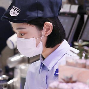 고객의 필요를 사전에 파악하는 모습