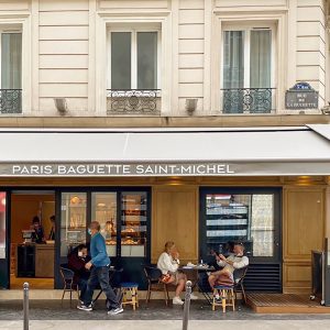 야외테라스가 마련된 파리바게뜨 생미셸점 야외테라스가 마련된 파리바게뜨 생미셸점