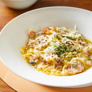 수란 담은 로얄 까르보나라 파스타 밀키트 조리예 수란 담은 로얄 까르보나라 파스타 밀키트 조리예