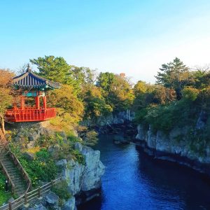 용연구름다리 (사진 출처: Instagram @moonlightraise) 용연구름다리 (사진 출처: Instagram @moonlightraise)