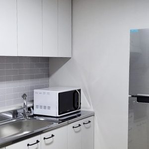 개선 공사 후 깔끔해진 주방 개선 공사 후 깔끔해진 주방