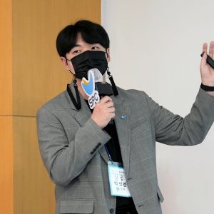 49기 신입사원이 동기와 의견을 나누며 한마음으로 참여한 팀 프로젝트