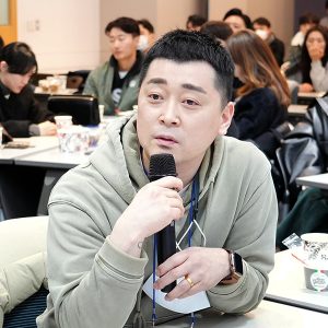 각 사업부의 고객 중심 경영 비전을 공유하고 활발한 의사소통과 참여가 이루어진 타운홀 미팅 각 사업부의 고객 중심 경영 비전을 공유하고 활발한 의사소통과 참여가 이루어진 타운홀 미팅
