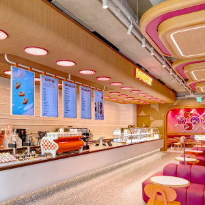 ‘뉴 던킨’ 콘셉트를 매장 곳곳에 적용한 던킨 매장 ‘뉴 던킨’ 콘셉트를 매장 곳곳에 적용한 던킨 매장