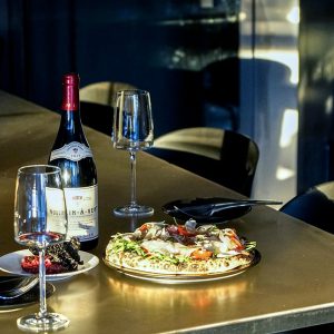 그로서리 스토어와 와인바의 등장으로 ‘힙 플레이스’가 된 ‘광장시장’ (*출처 : 365일장 제공 / 히든아워 공식 인스타그램)