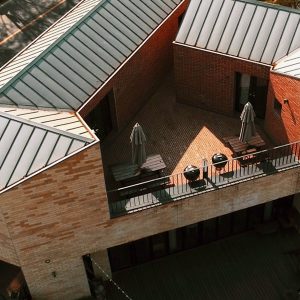 을 연상시키는 오두막 콘셉트의 ‘캠프닉’ 공간 (*출처 : 옳은하루휴식 공식 홈페이지)