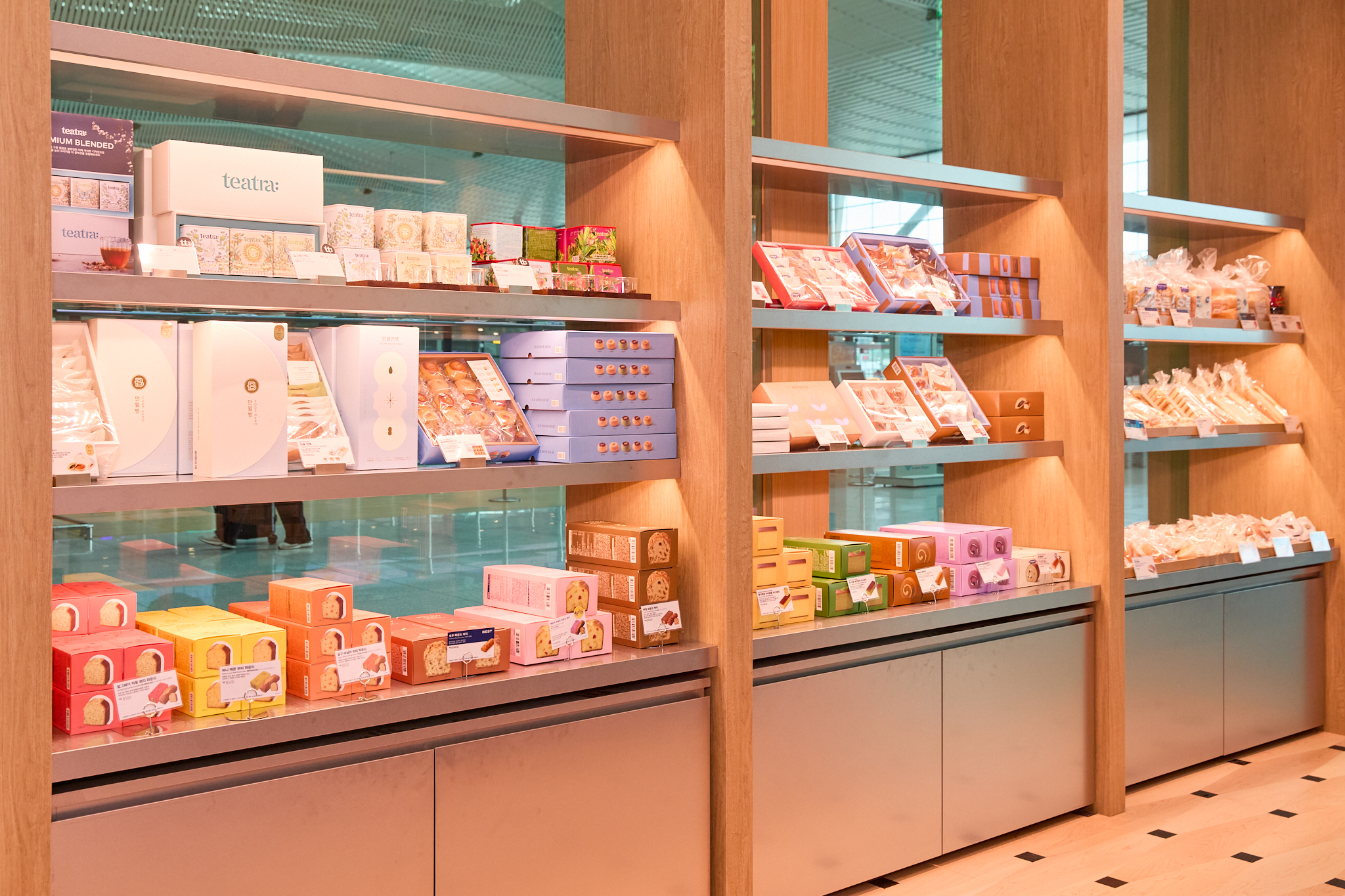 파리바게뜨-인천공항T2랜드마크점-매장-내부-사진-3