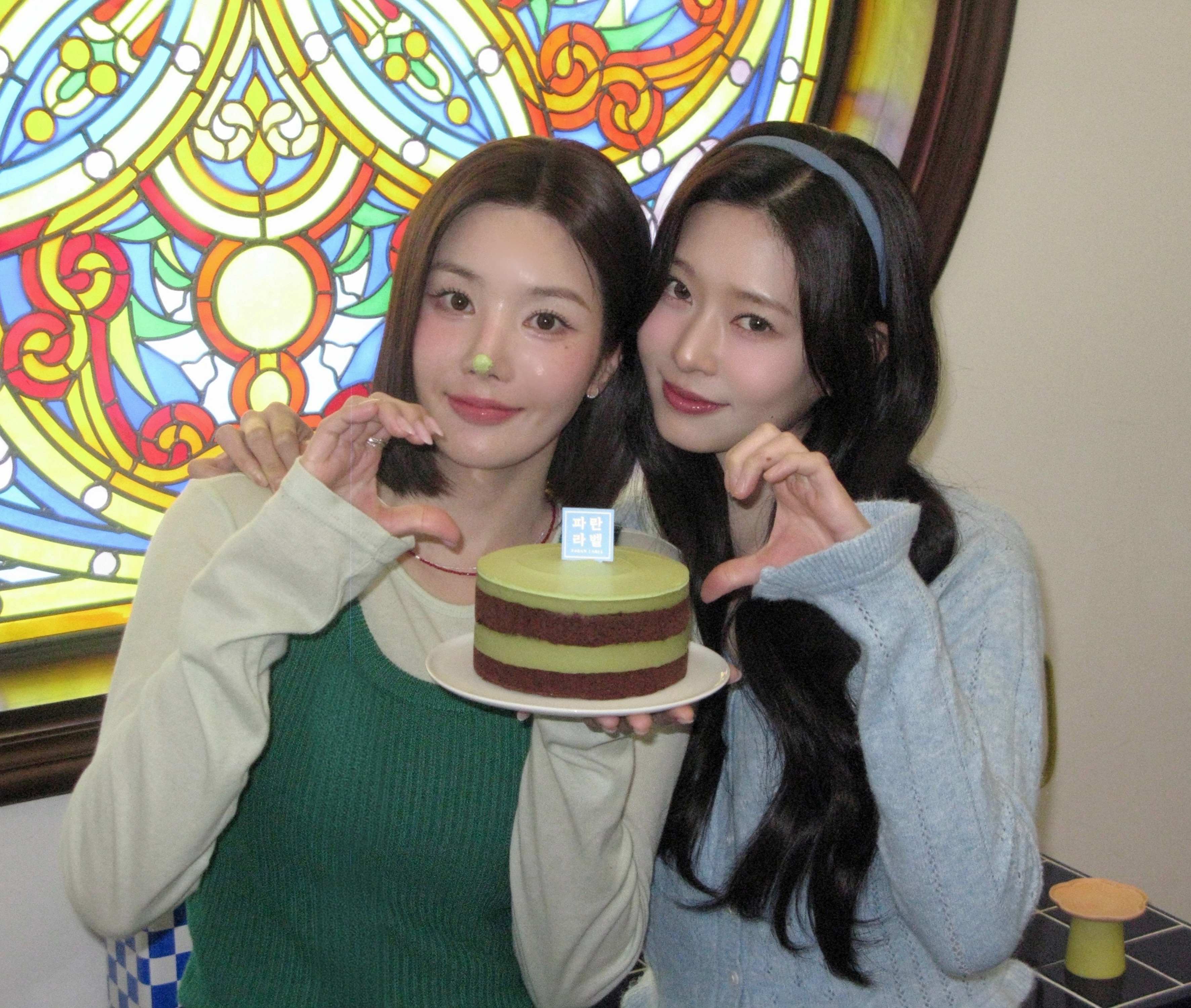 파리바게뜨, ‘파란라벨’로 권은비·김민주와 다시 만났다