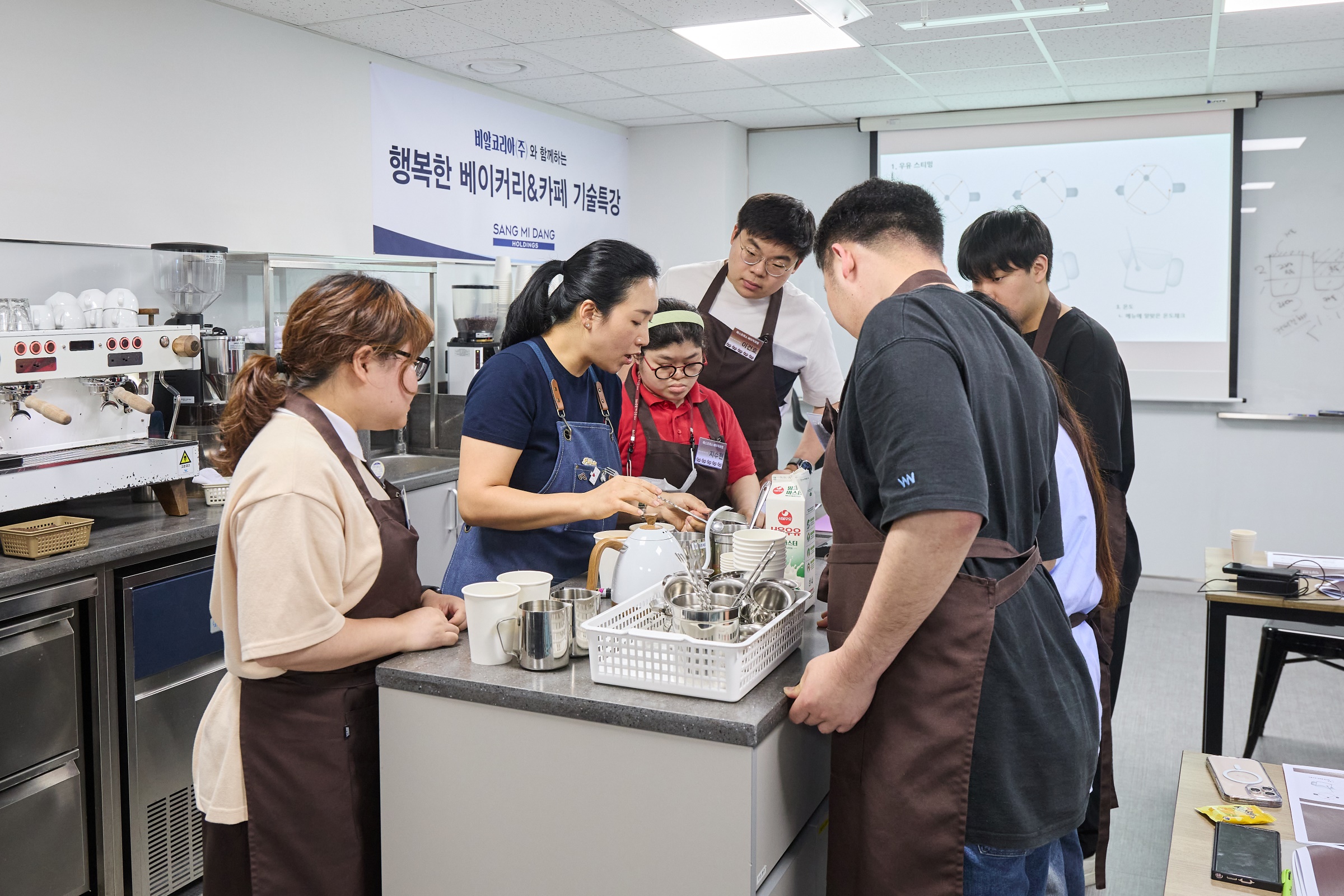 [보도자료] 상미당홀딩스, 장애인 바리스타 커피 기술 교육 지원 (3)